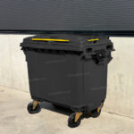 Contenedor de Basura 1100 Lts. / 290 Galones color Negro - Imagen 5